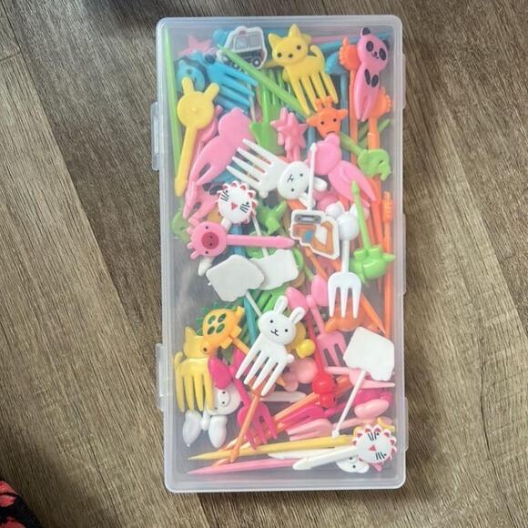 70 pieces forks fruit picks for school lunches or dinner for kids boy or girl - Picture 1 of 3